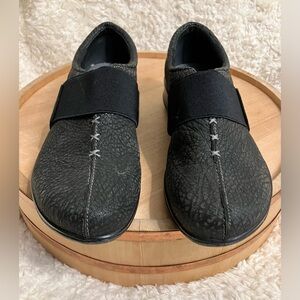 SoftWalk Narrow Tanner Too Black Slip On Shoes Size 7.5N